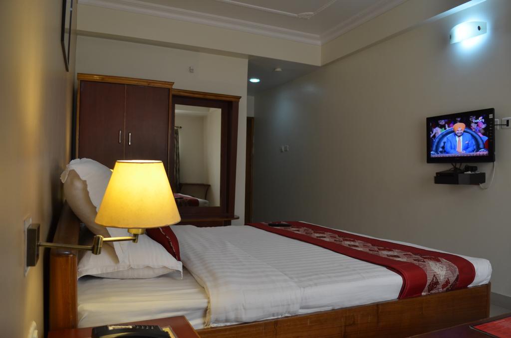 Hotel Rajdhani Regency Guwahati Quarto foto